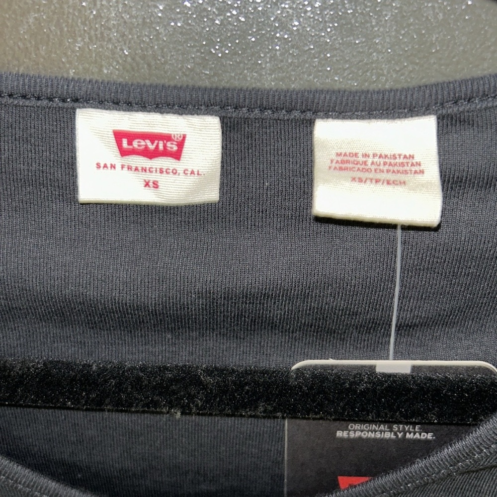 Levi’s Basic Ruffle Sleeve top - Picture 4 of 7